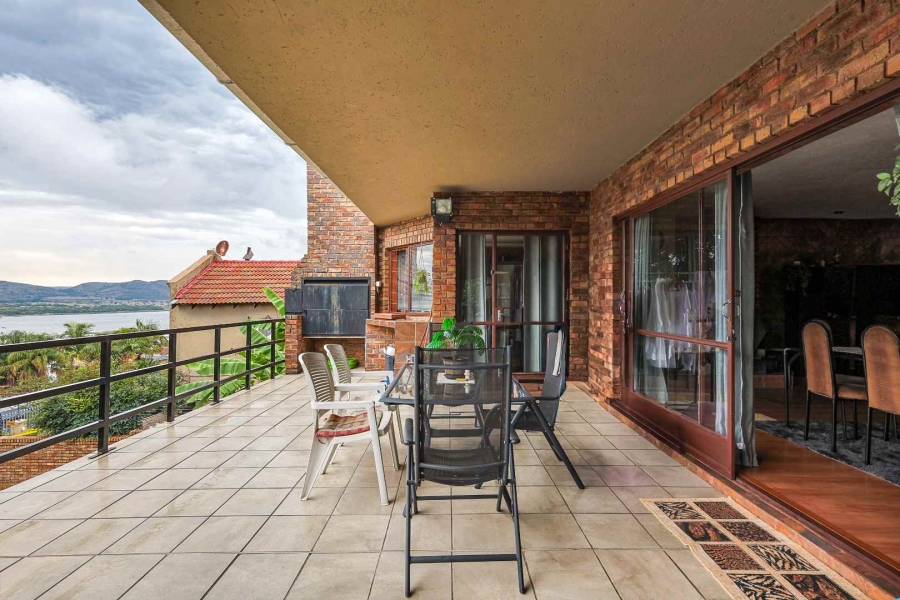 4 Bedroom Property for Sale in Hartbeespoort North West